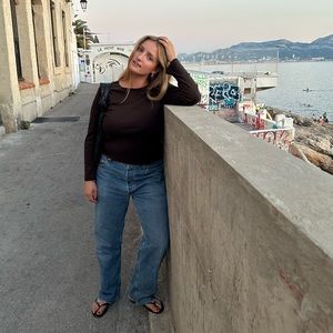 Meet your Posher, Indigo